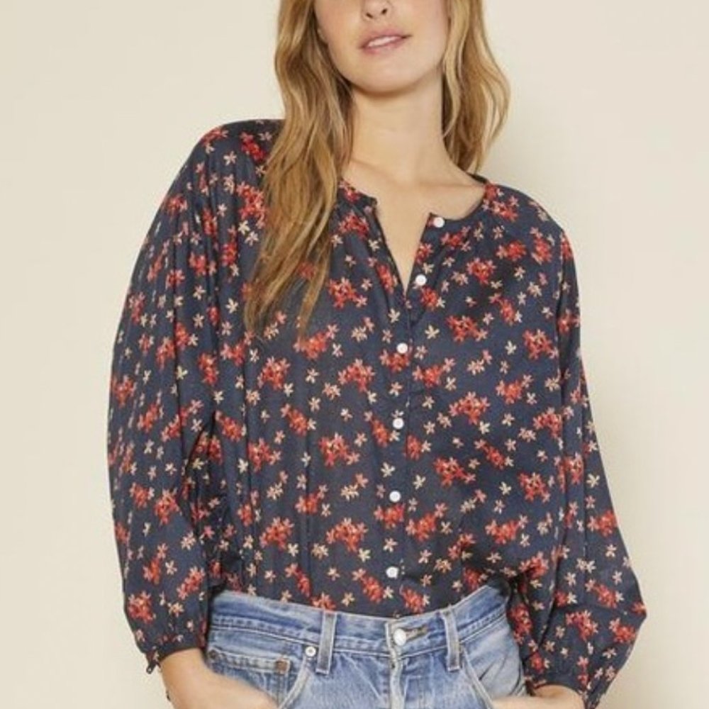 ❌ SOLD ❌ Outerknown | The folk top | Night Superbloom | Size Small